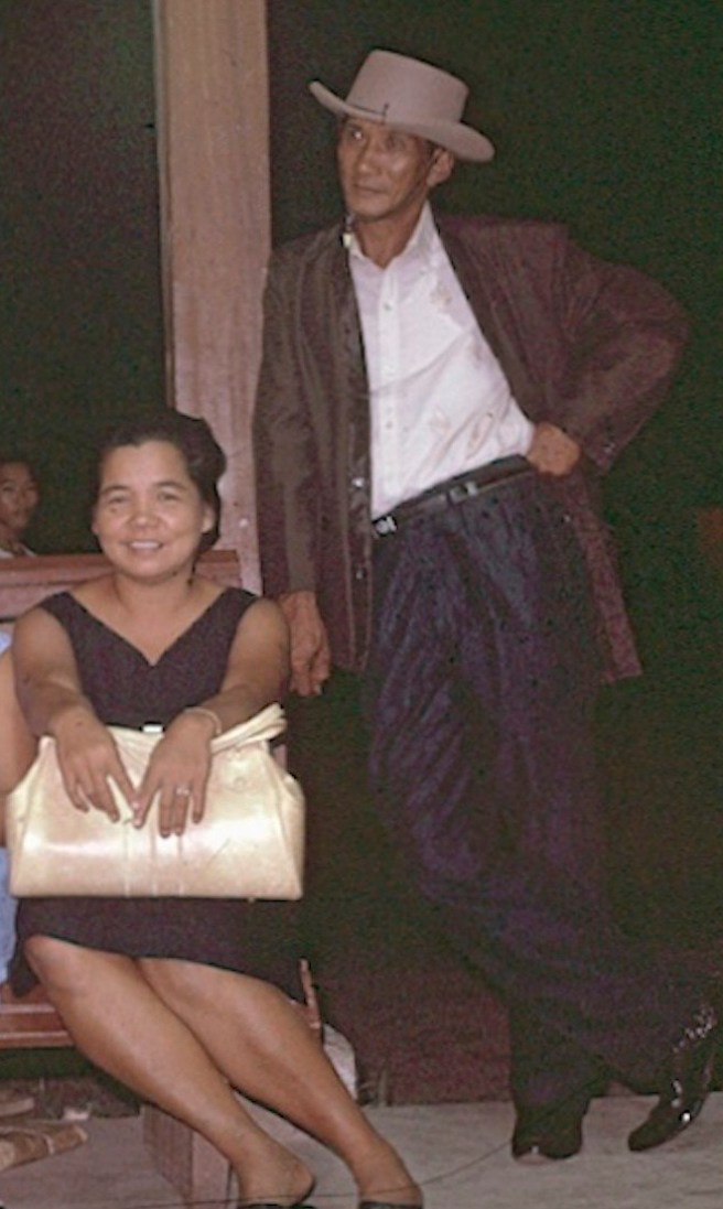 lucys-father-relatives-at-airport